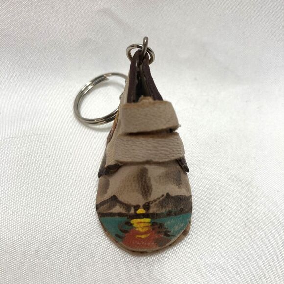 Leather Shoe Keychain From Peru, Hand painted, Hard To Find Item 1.5"L x1"H - Picture 8 of 9